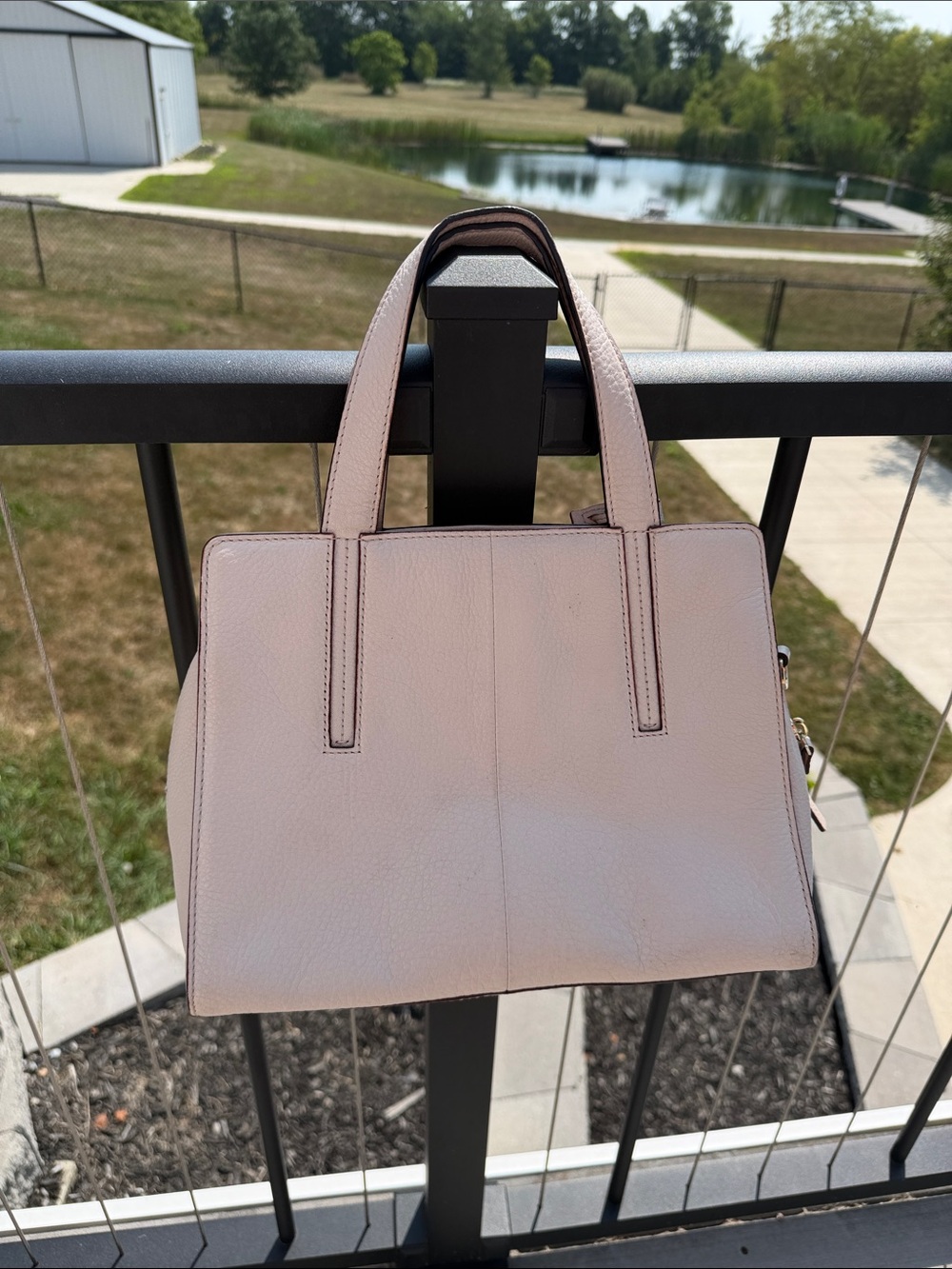 *ITEM BUNDLE* kate spade Pebbled Pink Satchel, bag charm & Kurt Geiger sunnies! - Picture 4 of 13